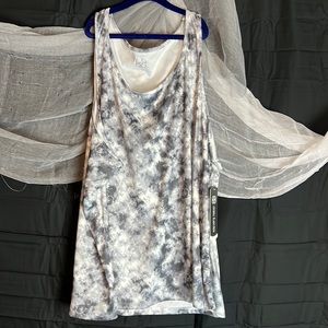 Daisy Fuentes Fit 3X tank